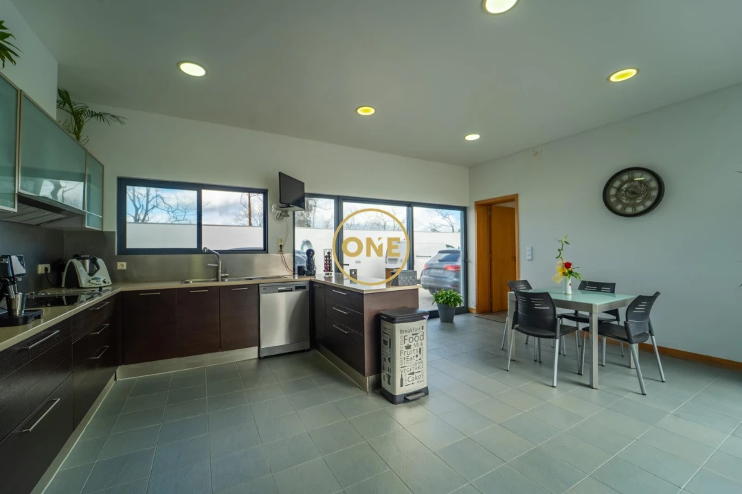 Moradia T5 para Venda em Rosto do Cão (São Roque) Foto 37