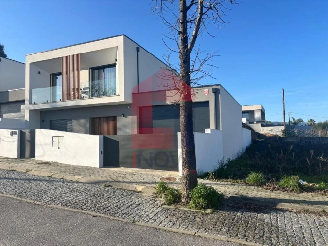 Moradia T3 para Venda em Vila Verde e Barbudo Foto 12