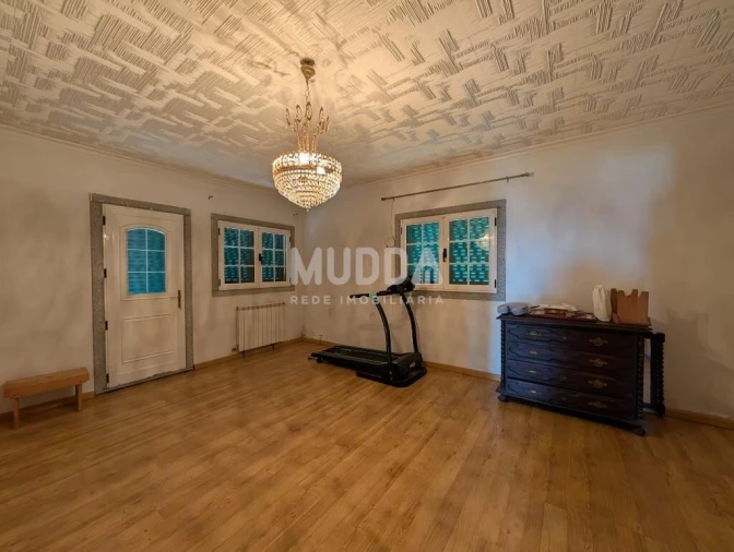 Moradia T4 para Venda em Grijo de Parada Foto 3