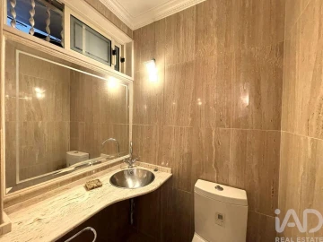 Moradia T5 para Venda em Corroios