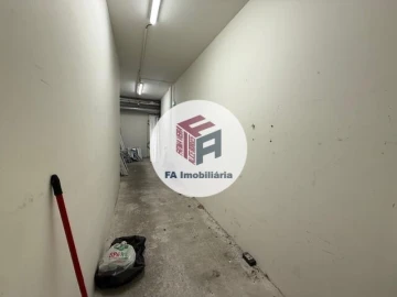 Loja para Venda em Lordelo do Ouro e Massarelos
