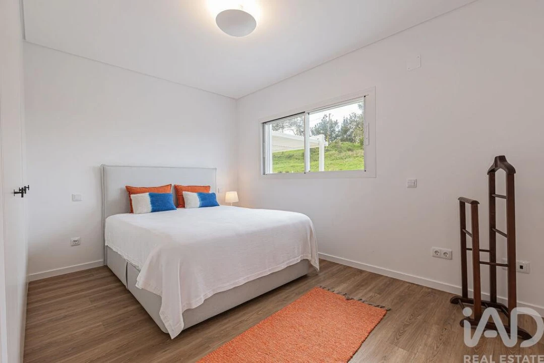 Moradia T4 para Venda em Santo Isidoro Foto 26