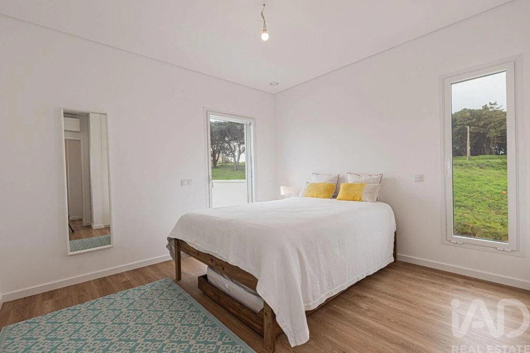 Moradia T4 para Venda em Santo Isidoro Foto 32