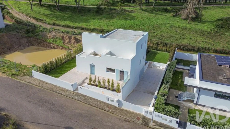 Moradia T4 para Venda em Santo Isidoro Foto 9