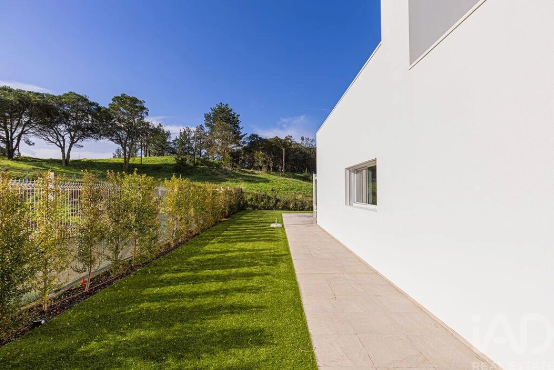 Moradia T4 para Venda em Santo Isidoro Foto 6