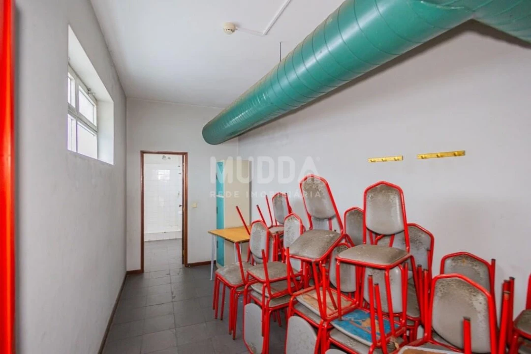 Loja para Venda em Requeixo, Nossa Senhora de Fátima e Nariz Foto 31