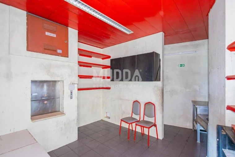 Loja para Venda em Requeixo, Nossa Senhora de Fátima e Nariz Foto 35