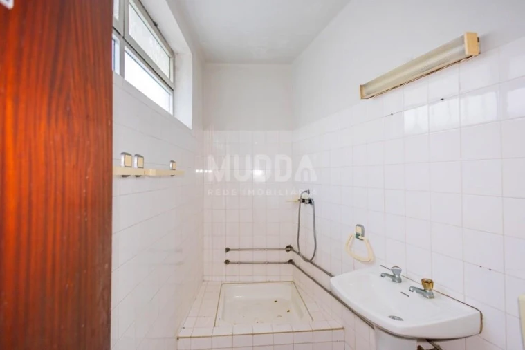 Loja para Venda em Requeixo, Nossa Senhora de Fátima e Nariz Foto 18