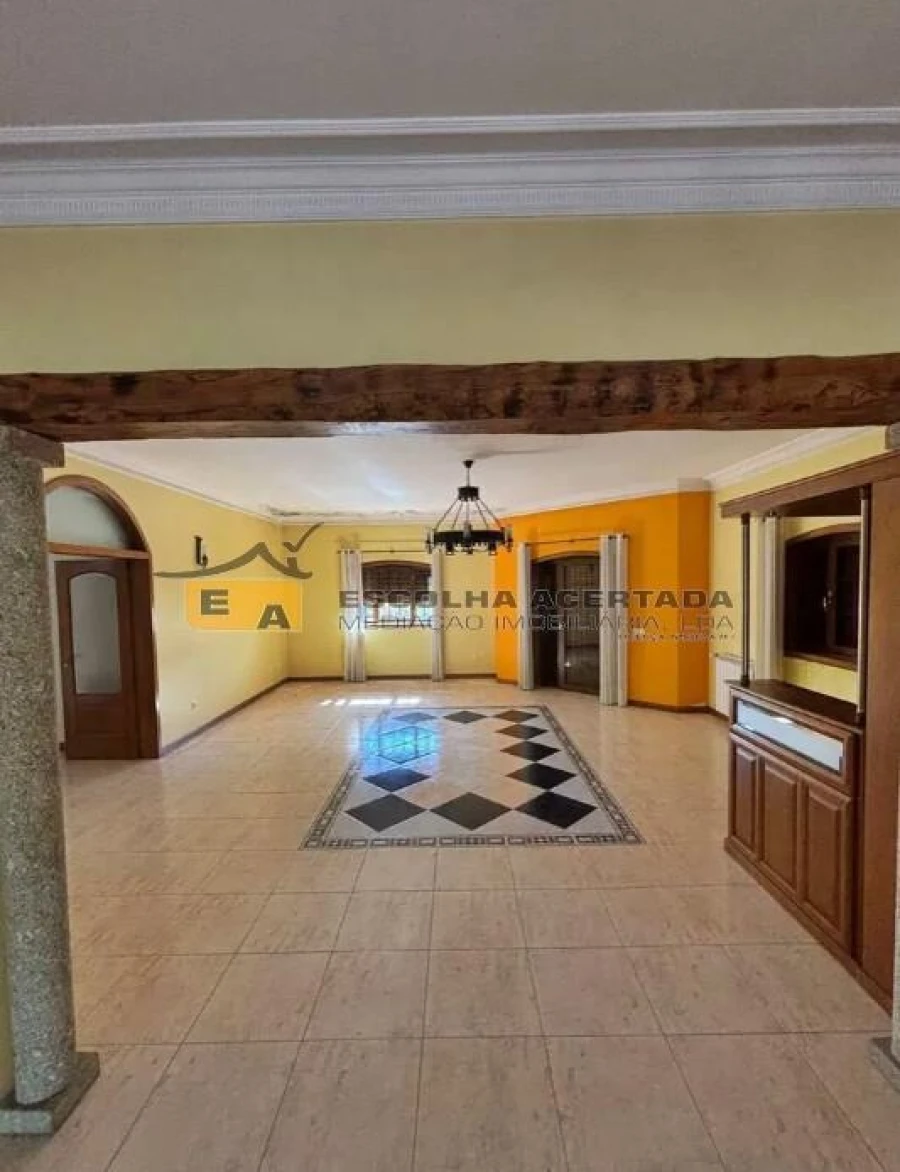 Moradia T5 para Venda em Meinedo Foto 6