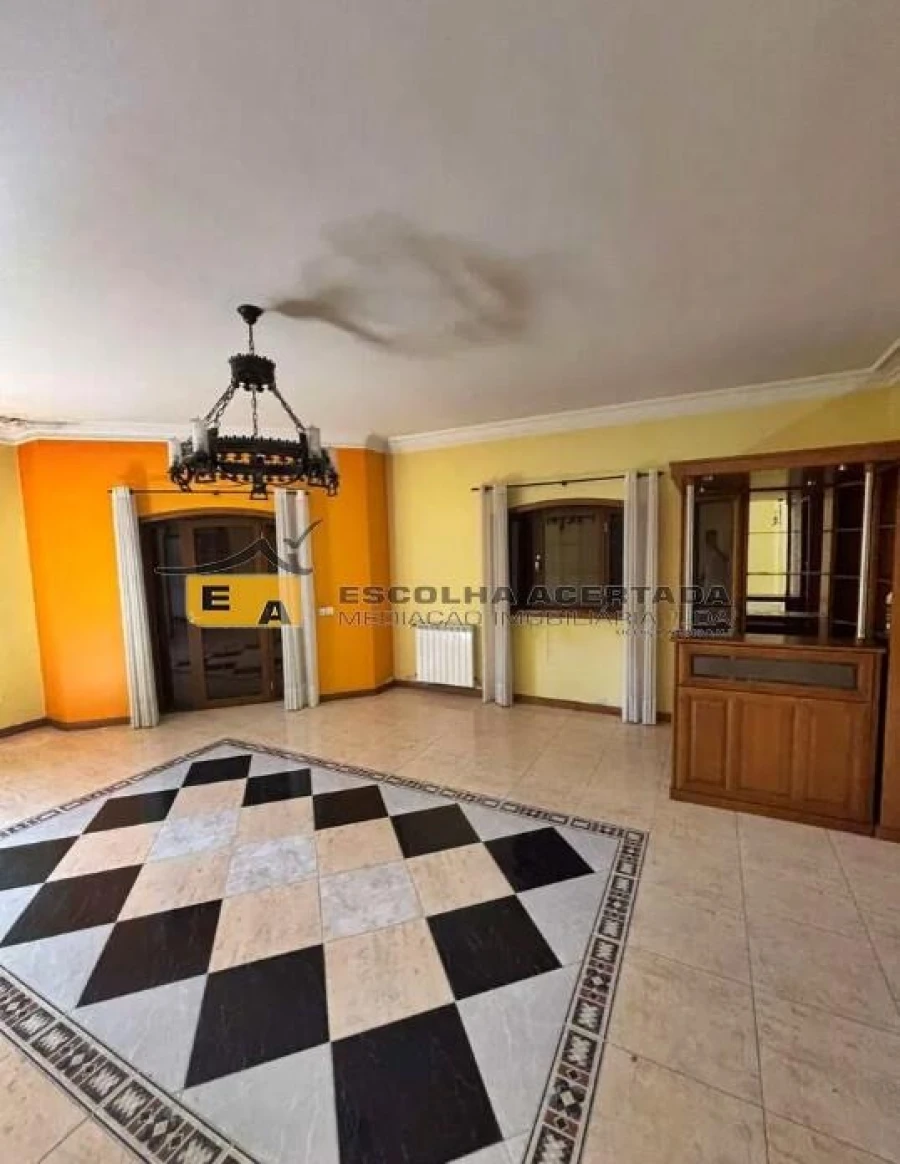 Moradia T5 para Venda em Meinedo Foto 7