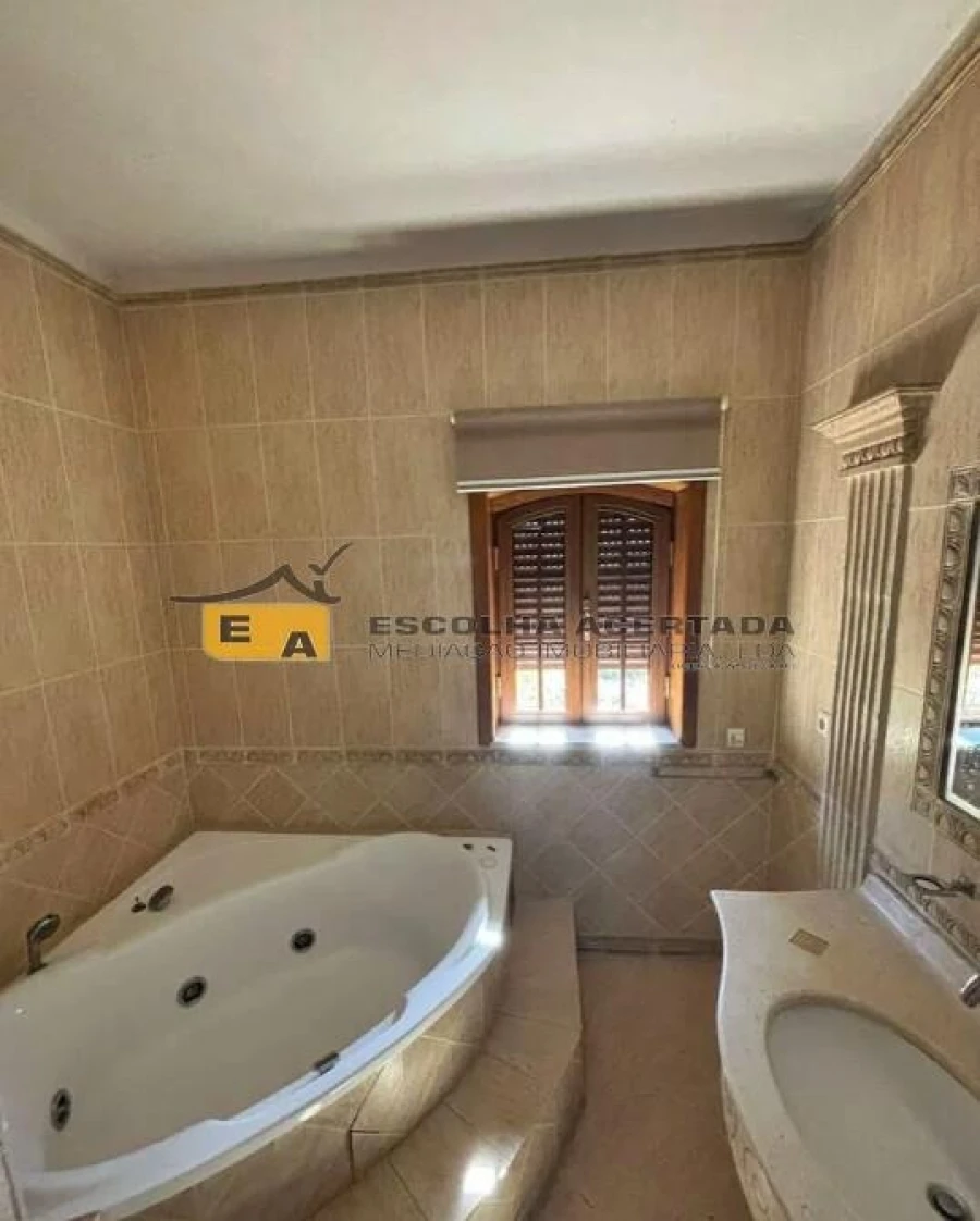 Moradia T5 para Venda em Meinedo Foto 12