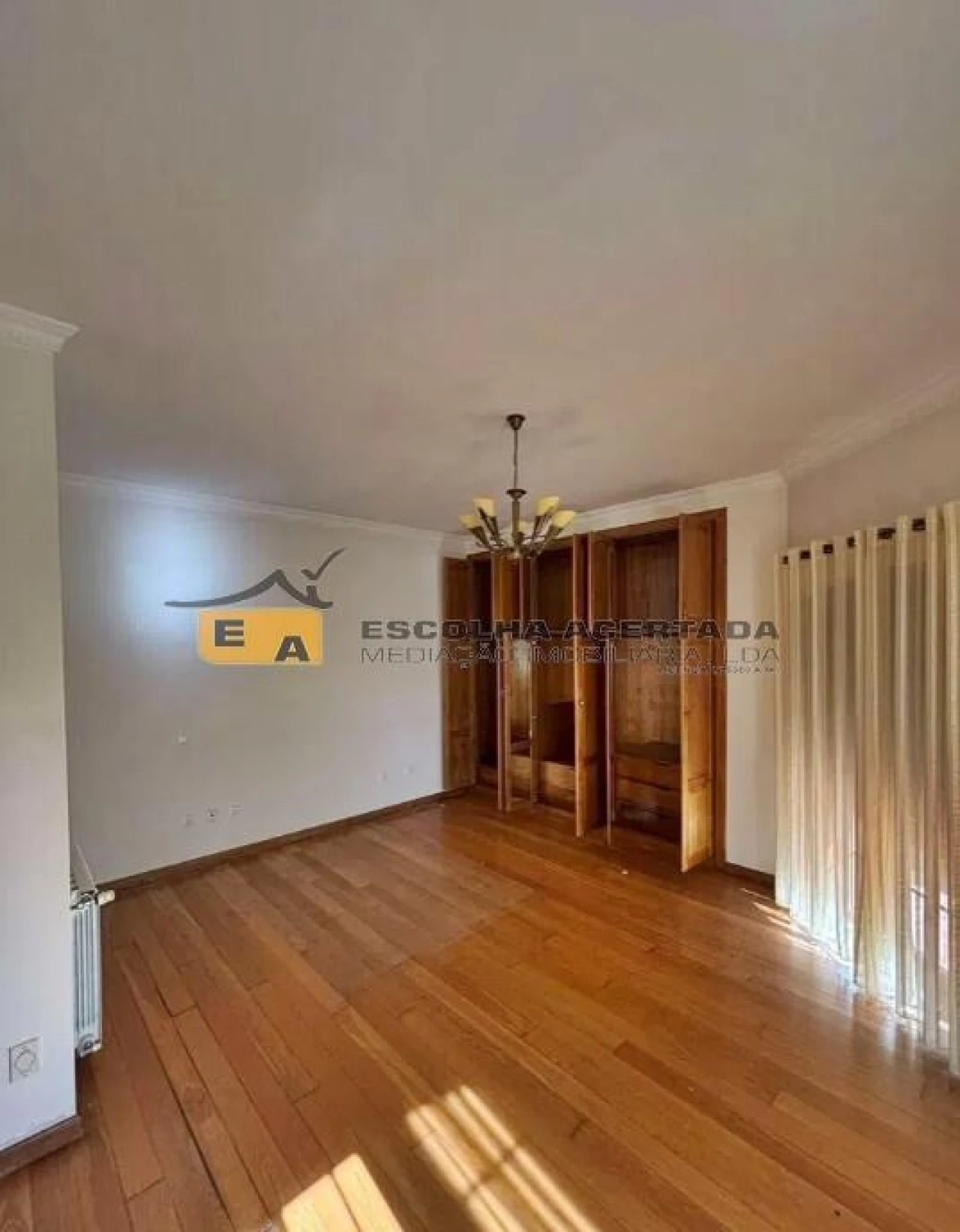 Moradia T5 para Venda em Meinedo Foto 11