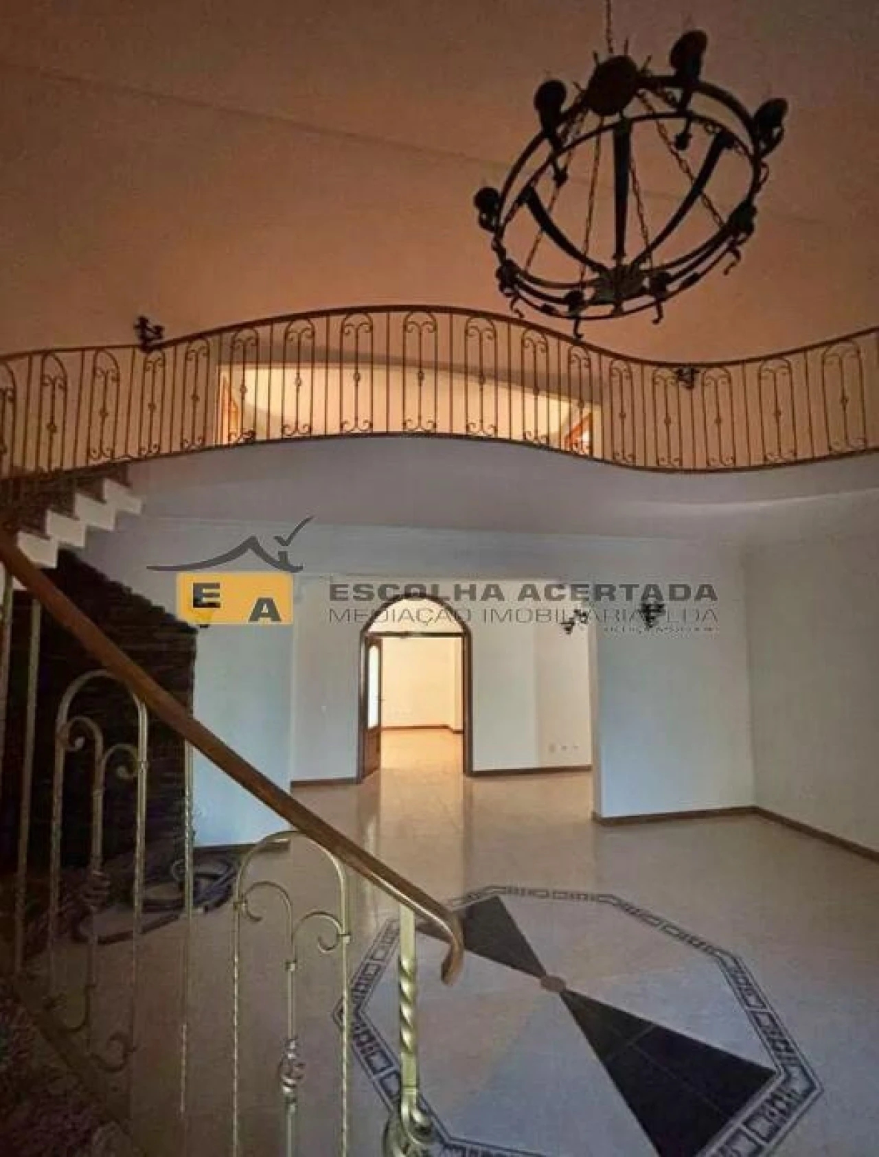 Moradia T5 para Venda em Meinedo Foto 4