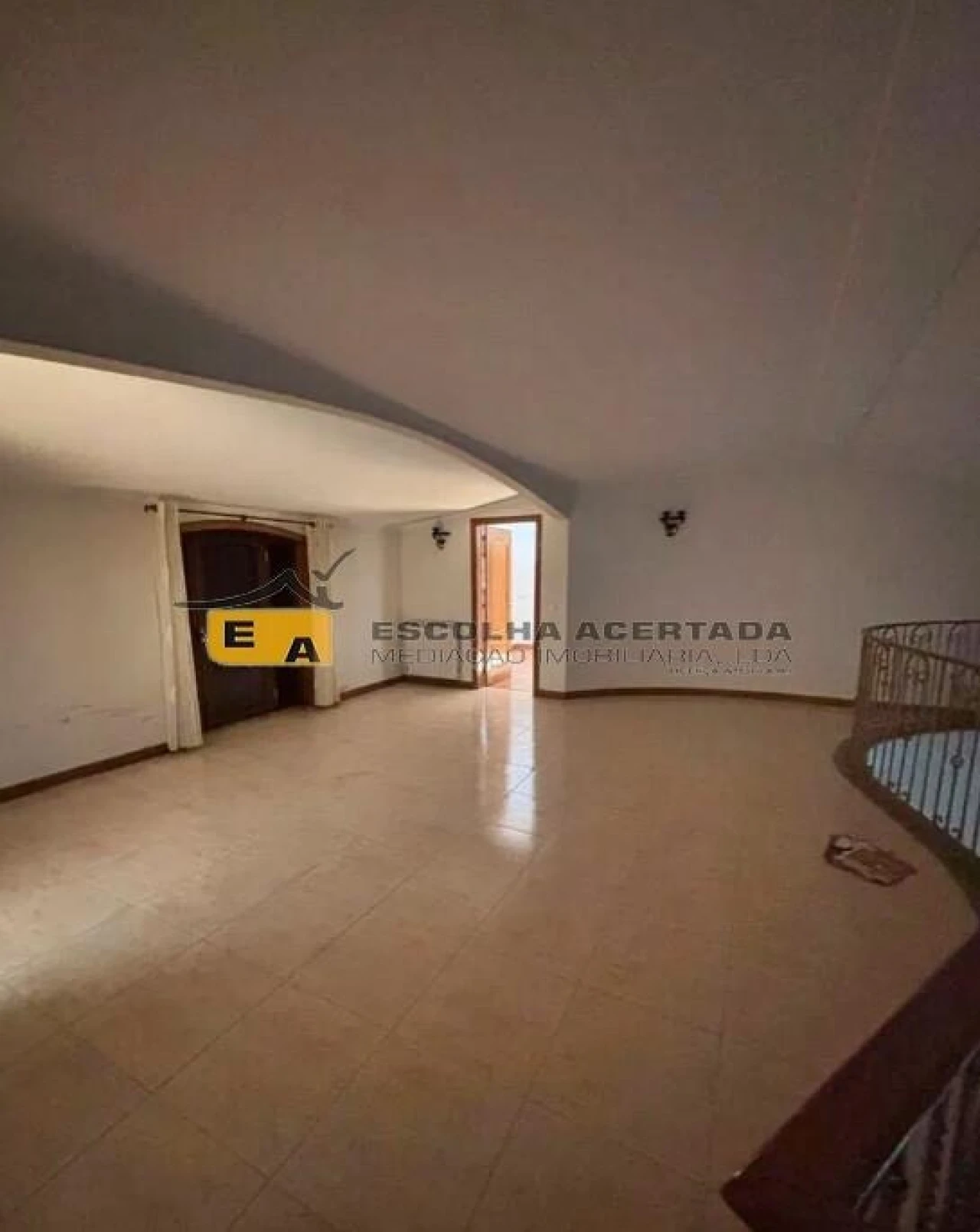 Moradia T5 para Venda em Meinedo Foto 10