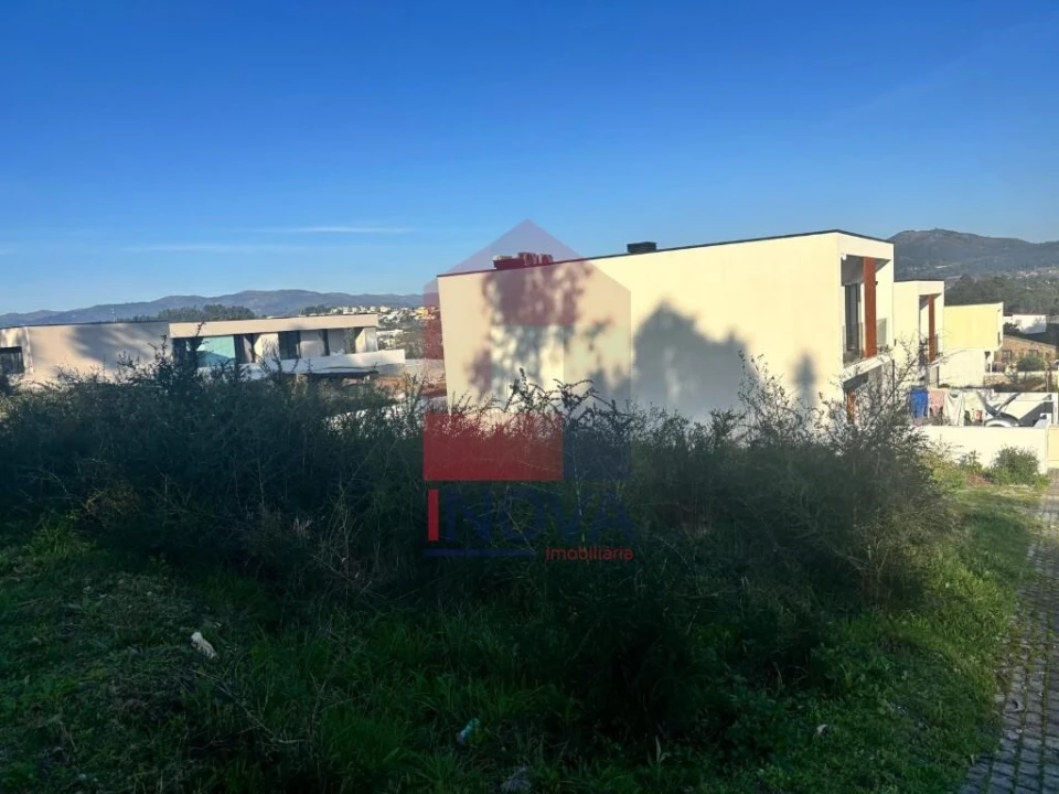 Moradia T3 para Venda em Vila Verde e Barbudo Foto 20