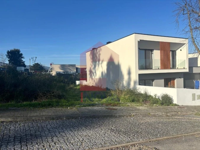 Moradia T3 para Venda em Vila Verde e Barbudo Foto 22
