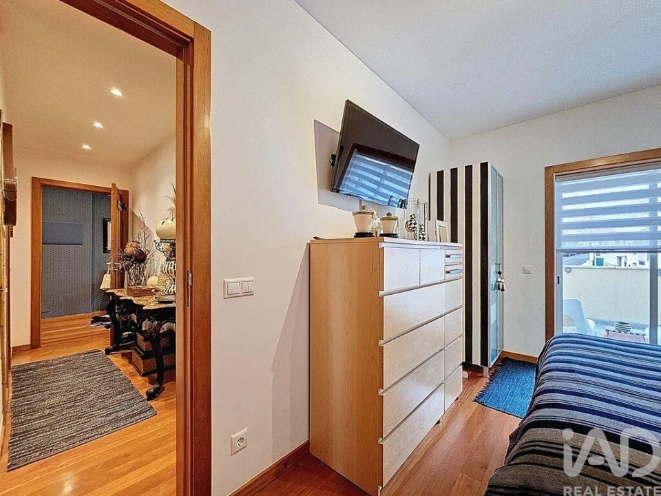 Apartamento T3 para Venda em São Domingos de Rana Foto 27