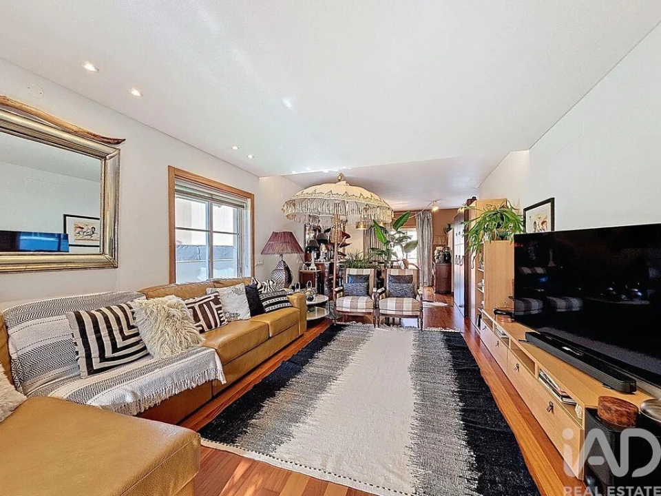 Apartamento T3 para Venda em São Domingos de Rana Foto 1