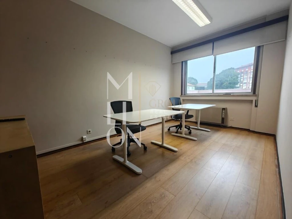 Escritório para Arrendamento em Lordelo do Ouro e Massarelos Foto 4