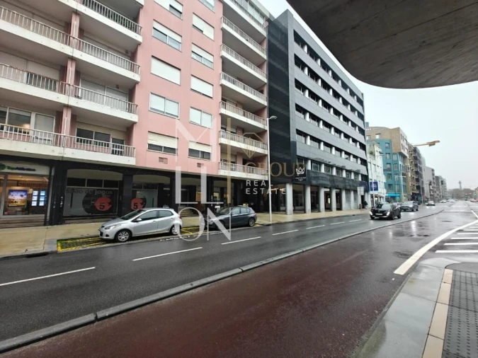 Escritório para Arrendamento em Lordelo do Ouro e Massarelos Foto 1