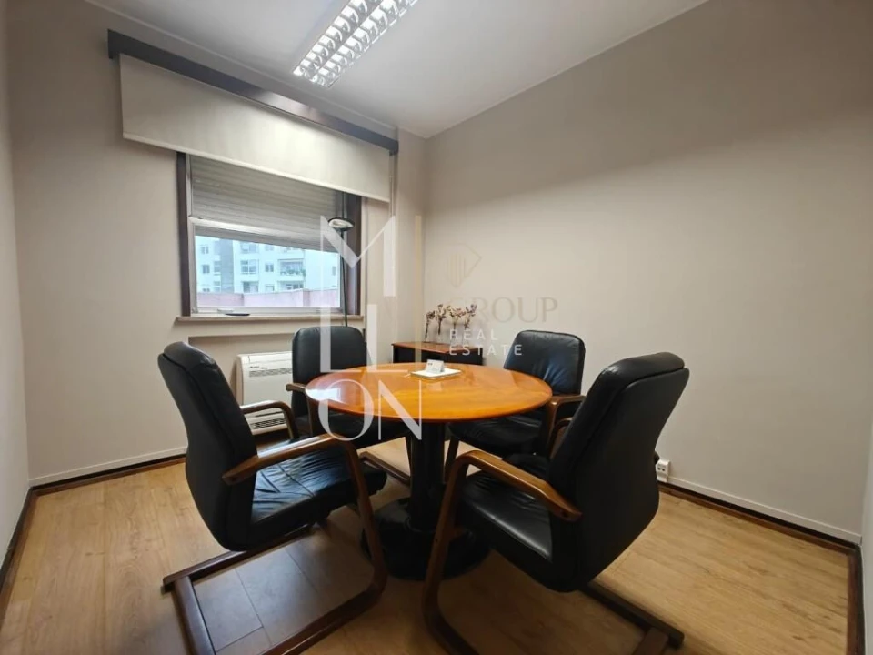 Escritório para Arrendamento em Lordelo do Ouro e Massarelos Foto 8