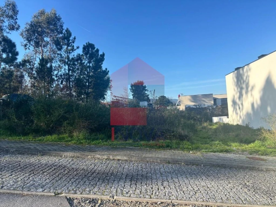 Moradia T3 para Venda em Vila Verde e Barbudo Foto 13