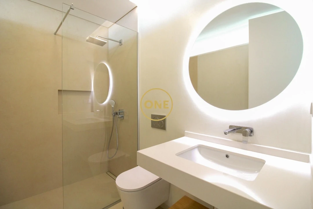 Moradia T4 para Venda em Estreito da Calheta Foto 32