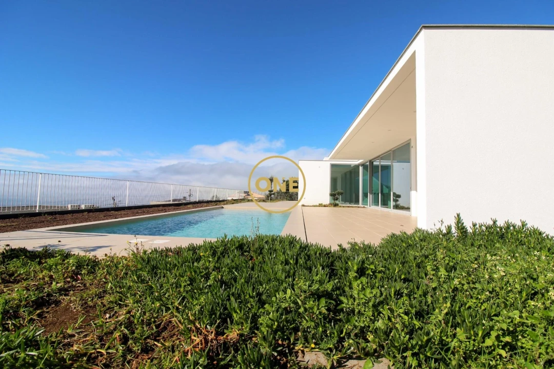 Moradia T4 para Venda em Estreito da Calheta Foto 47