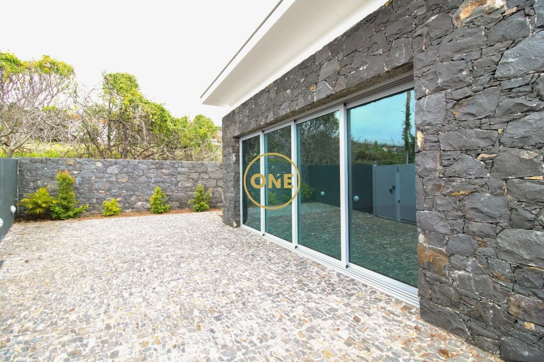 Moradia T4 para Venda em Estreito da Calheta Foto 60