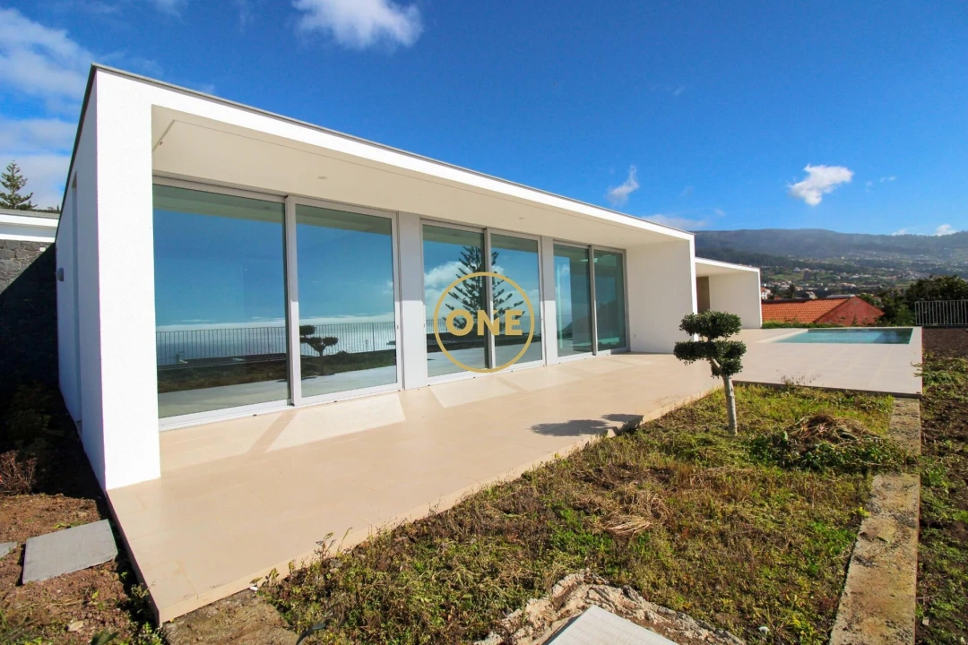 Moradia T4 para Venda em Estreito da Calheta Foto 57