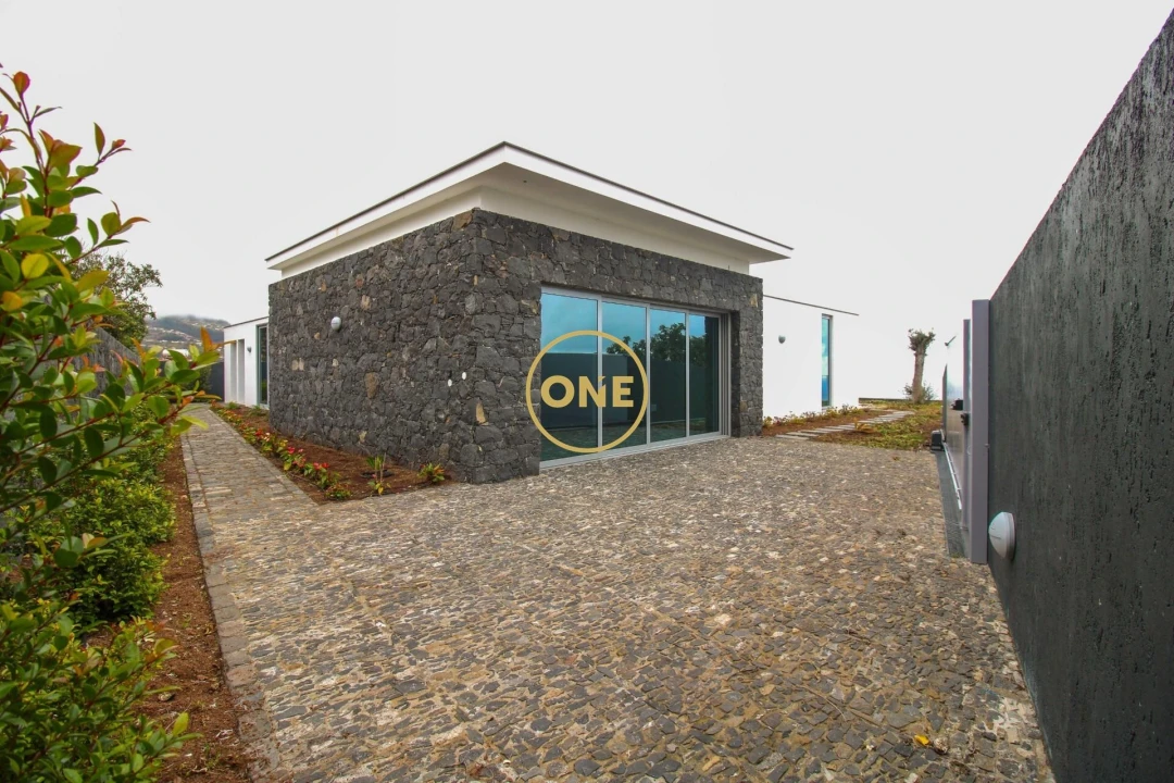 Moradia T4 para Venda em Estreito da Calheta Foto 58