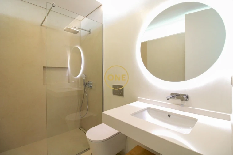 Moradia T4 para Venda em Estreito da Calheta Foto 32