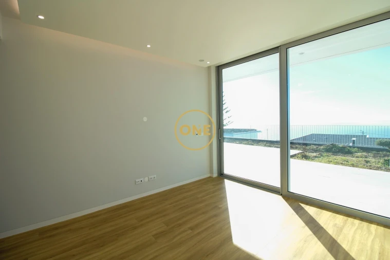 Moradia T4 para Venda em Estreito da Calheta Foto 29