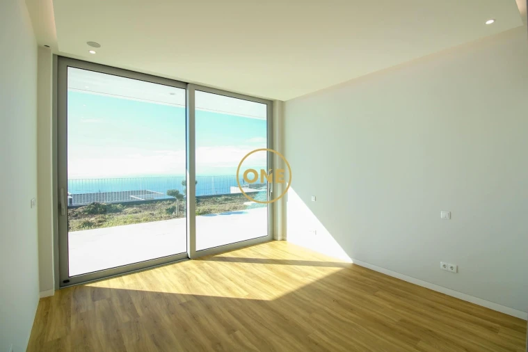 Moradia T4 para Venda em Estreito da Calheta Foto 28