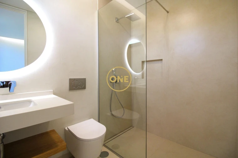 Moradia T4 para Venda em Estreito da Calheta Foto 37