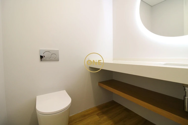 Moradia T4 para Venda em Estreito da Calheta Foto 18