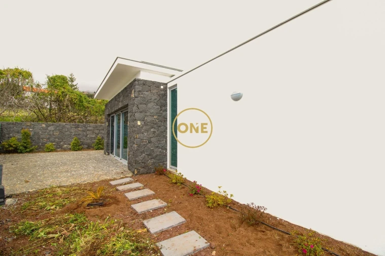 Moradia T4 para Venda em Estreito da Calheta Foto 59