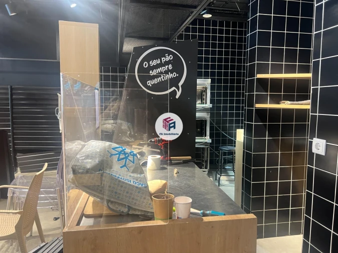 Loja para Arrendamento em Lordelo do Ouro e Massarelos Foto 5