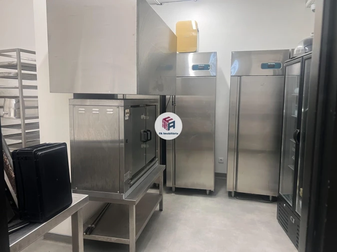 Loja para Arrendamento em Lordelo do Ouro e Massarelos Foto 16