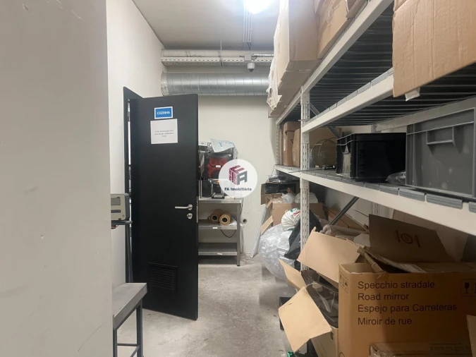 Loja para Arrendamento em Lordelo do Ouro e Massarelos Foto 15