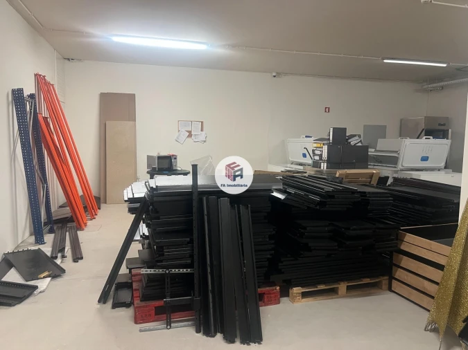 Loja para Arrendamento em Lordelo do Ouro e Massarelos Foto 12