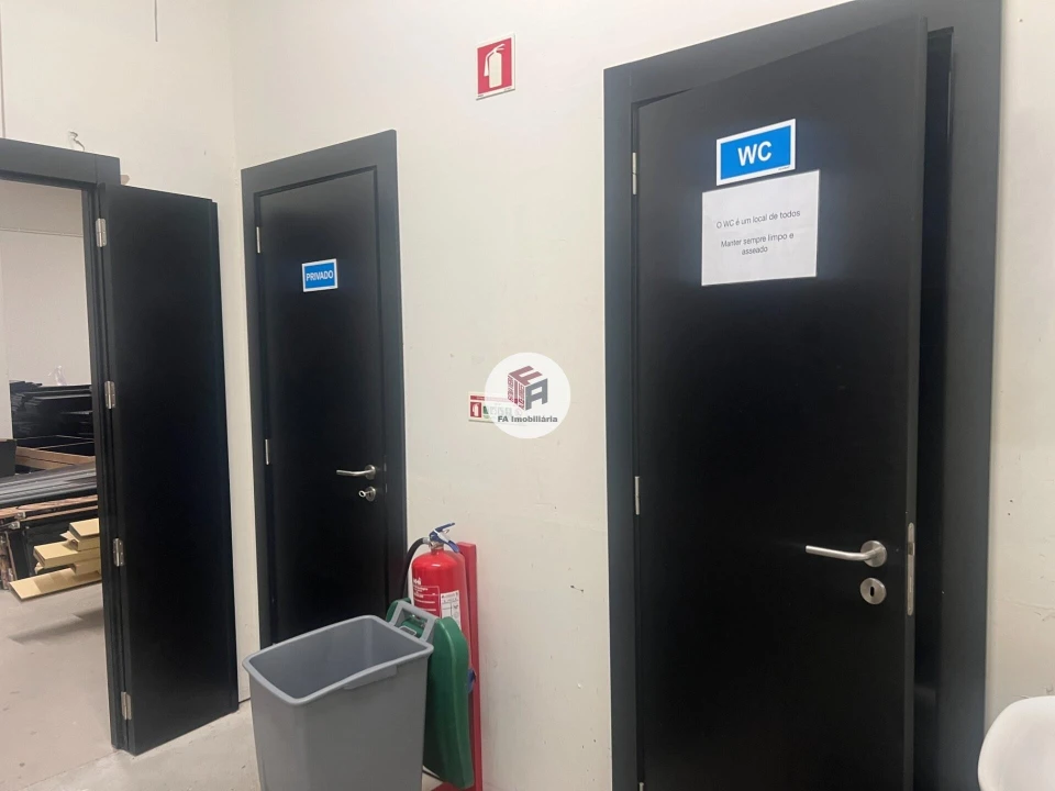 Loja para Arrendamento em Lordelo do Ouro e Massarelos Foto 7