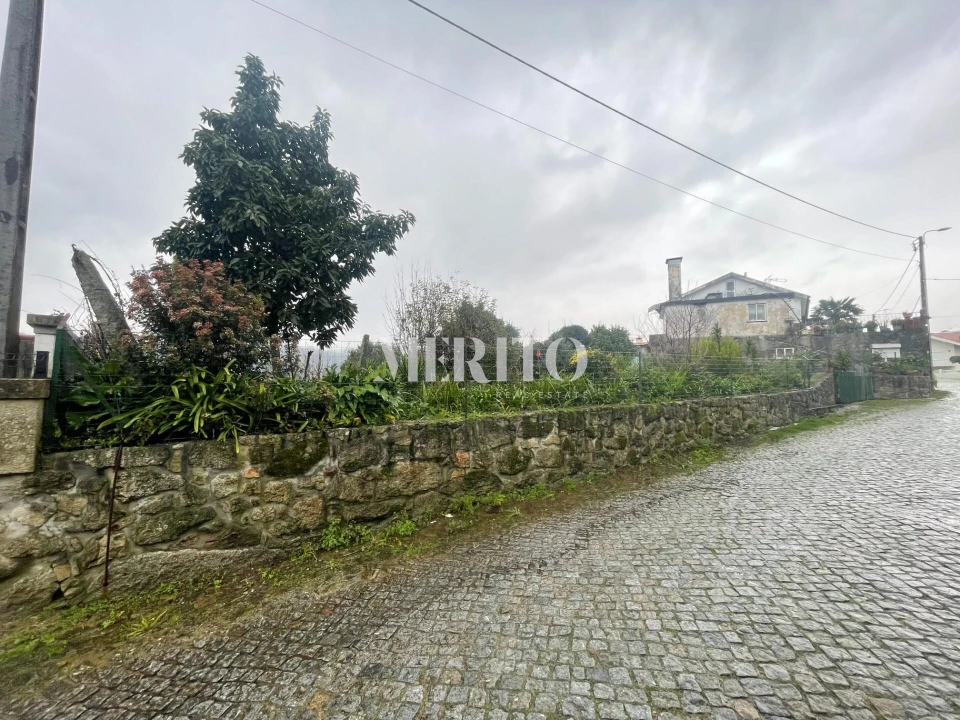 Terreno para Venda em Alheira e Igreja Nova Foto 2