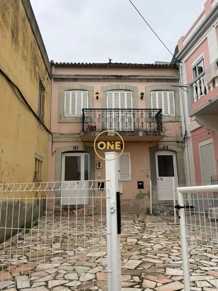 Moradia T3 para Venda em Amora Foto 1