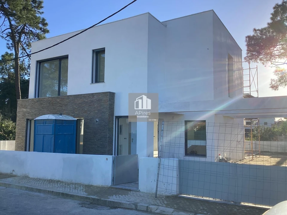 Moradia T3 para Venda em Charneca de Caparica e Sobreda Foto 4