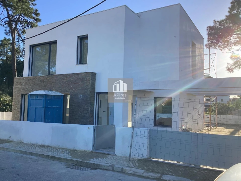 Moradia T3 para Venda em Charneca de Caparica e Sobreda Foto 3