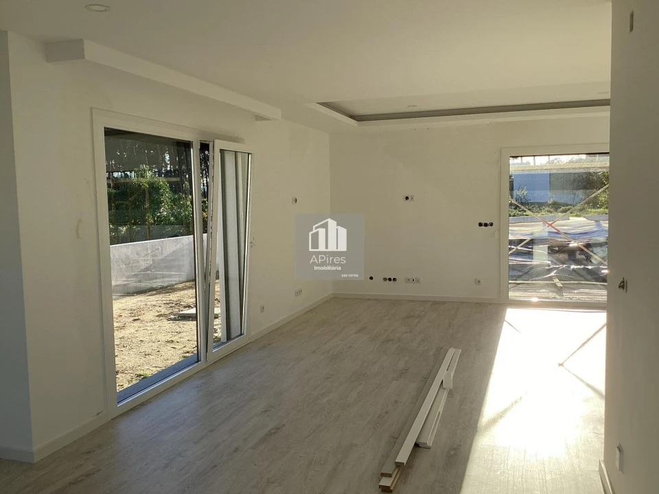 Moradia T3 para Venda em Charneca de Caparica e Sobreda Foto 22