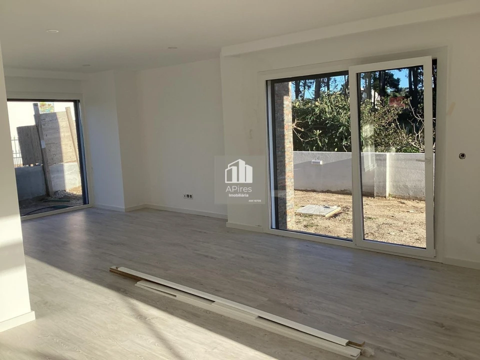 Moradia T3 para Venda em Charneca de Caparica e Sobreda Foto 21