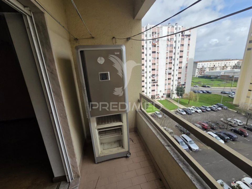 Apartamento T3 para Venda em Carregado e Cadafais Foto 3