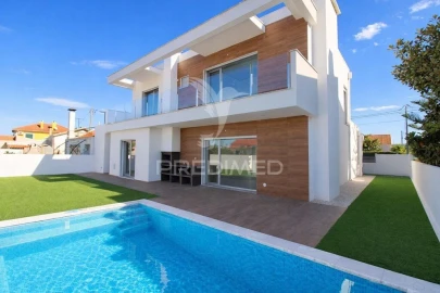 Moradia T4 para Venda em Azeitão (São Lourenço e São Simão)